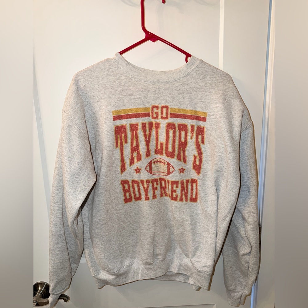 Unbranded Gray 'Go Taylor's Boyfriend' Graphic Crewneck /Travis Kelce / Size M